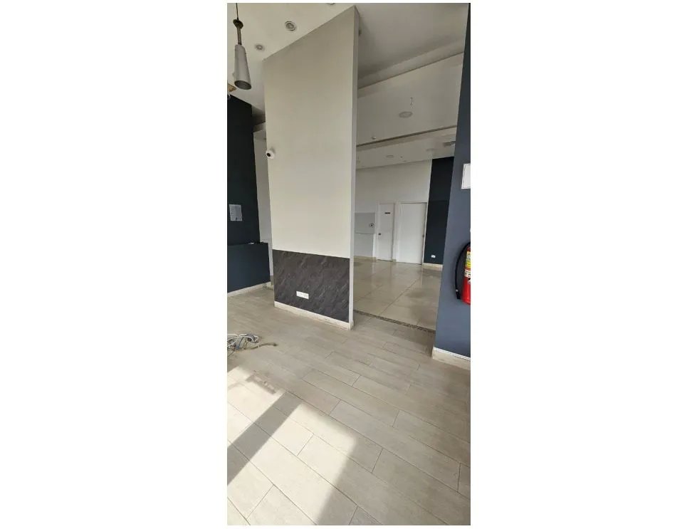 Alquiler de local en plaza signature, brisas del golf