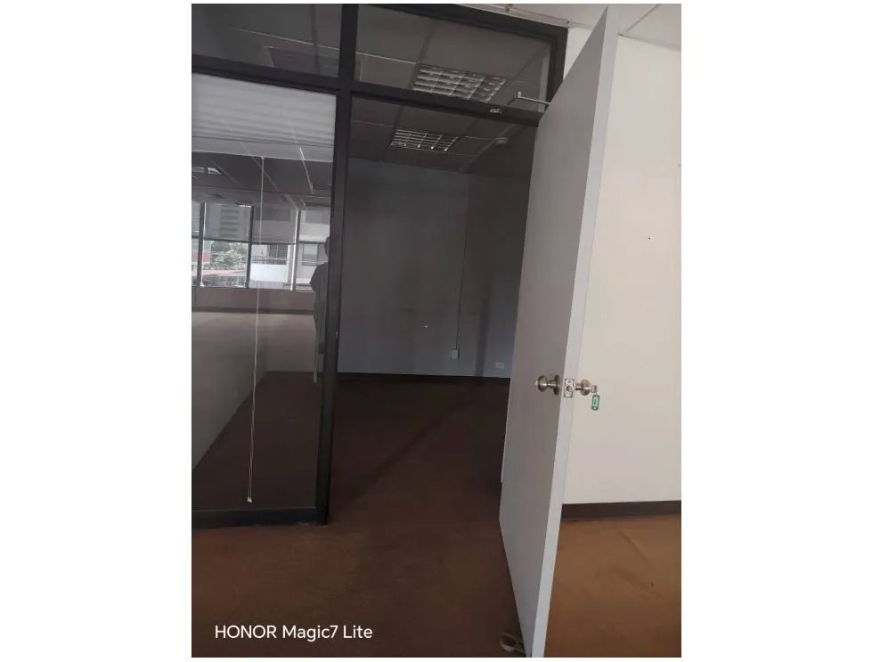 Alquiler de oficina 485m2 en edificio beta continental, obarrio