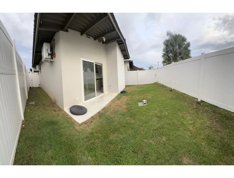 Alquiler de casa en villa sur residences, costa sur