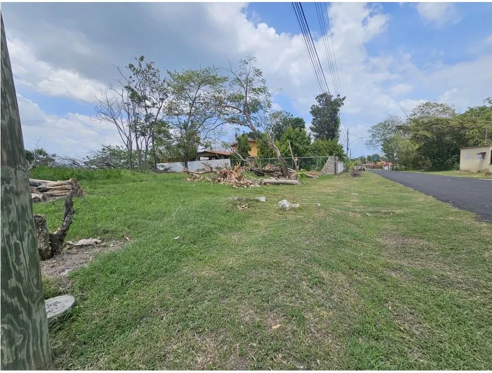 Se vende lote a pasos del mar en costa esmeralda, san carlos.