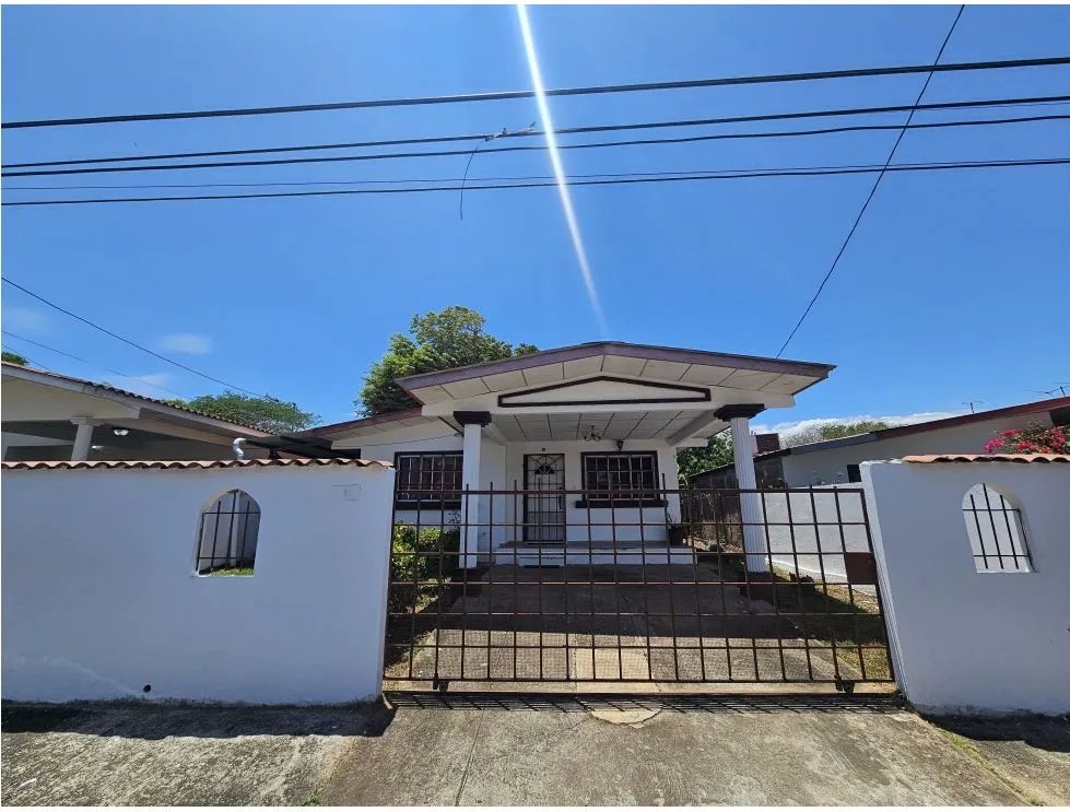 Alquiler de casa amoblada en villa dorada, chitré
