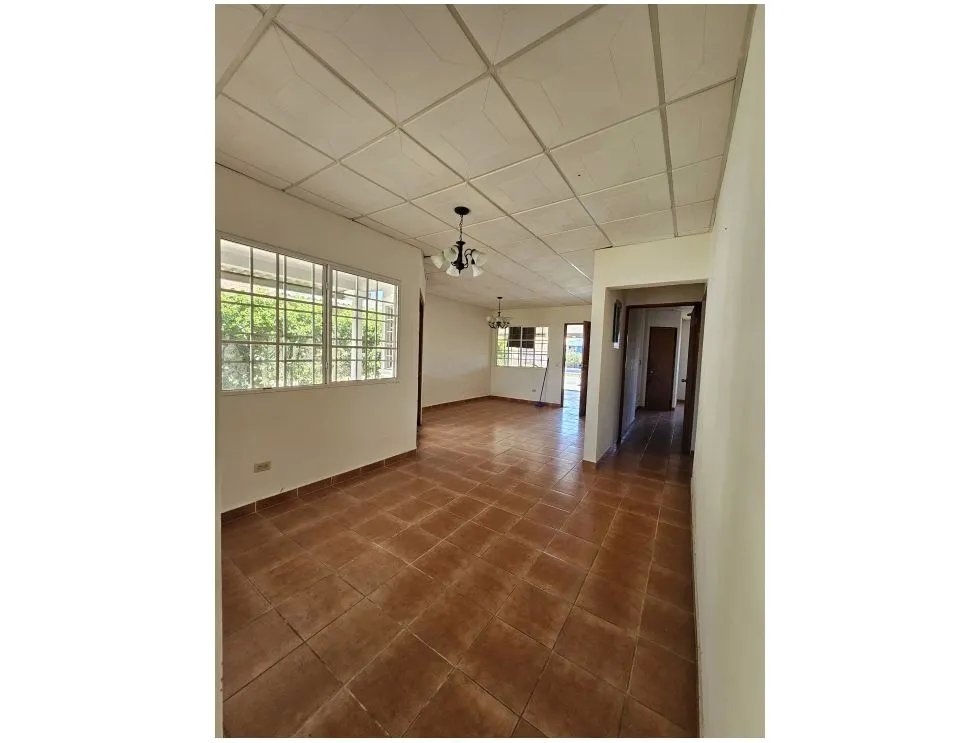 Venta/alquiler de casa en brisas de guayacanes, chitré