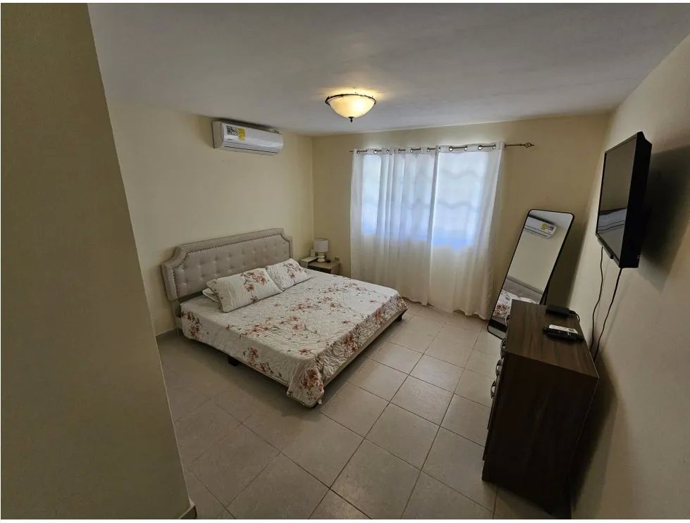 Venta/alquiler de casa en villas del golf, chitré