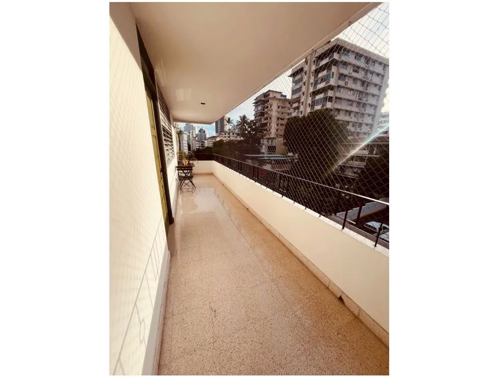 Venta de apartamento en edificio tiquiyoli, el cangrejo