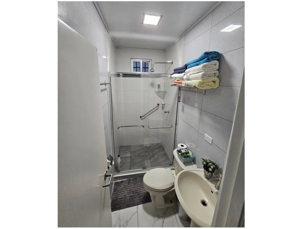 Venta de casa con muro perimetral en residencial el mesón, chitré