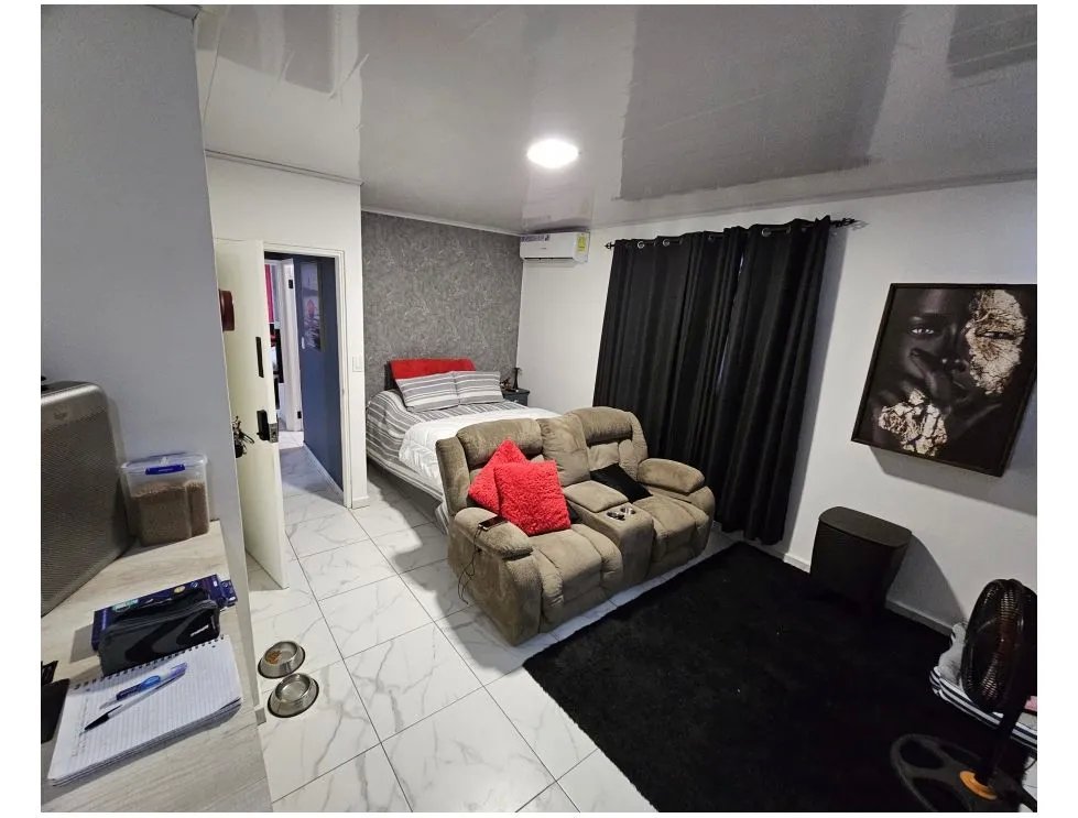 Venta de casa con muro perimetral en residencial el mesón, chitré