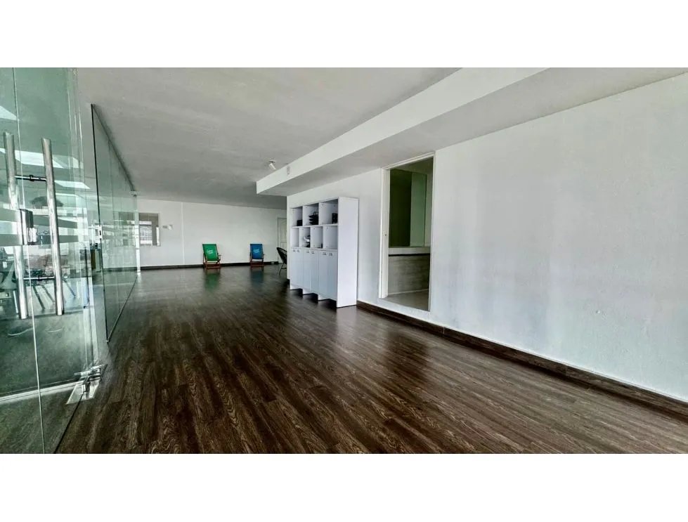 Venta de oficina con vista al mar en torre bac, avenida balboa.