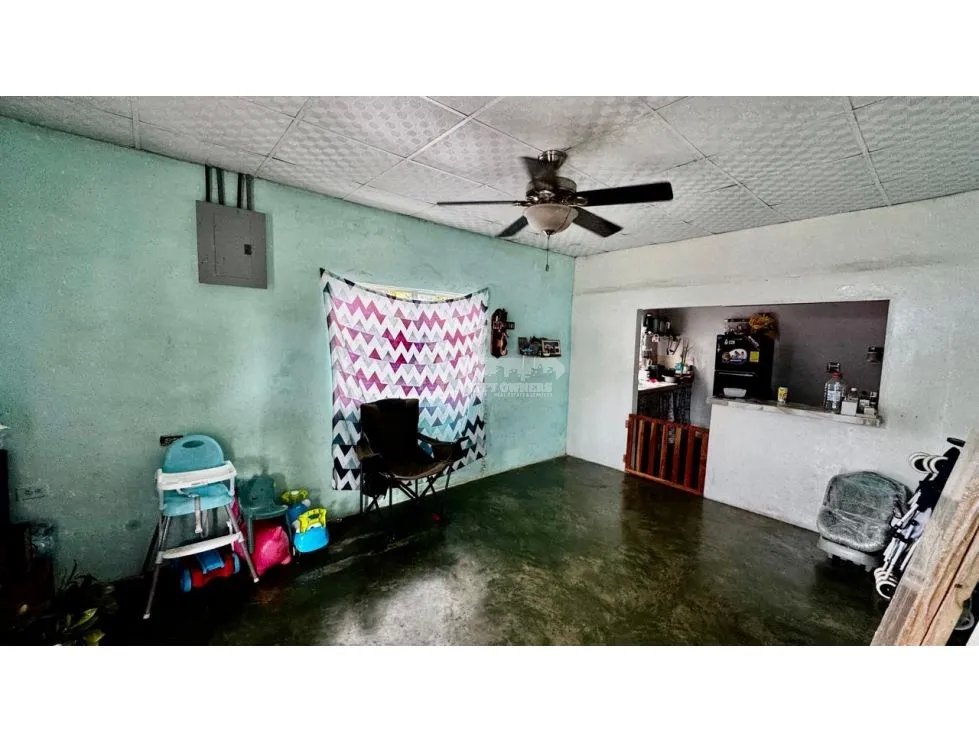 Venta de casa en el centro de pedasí.