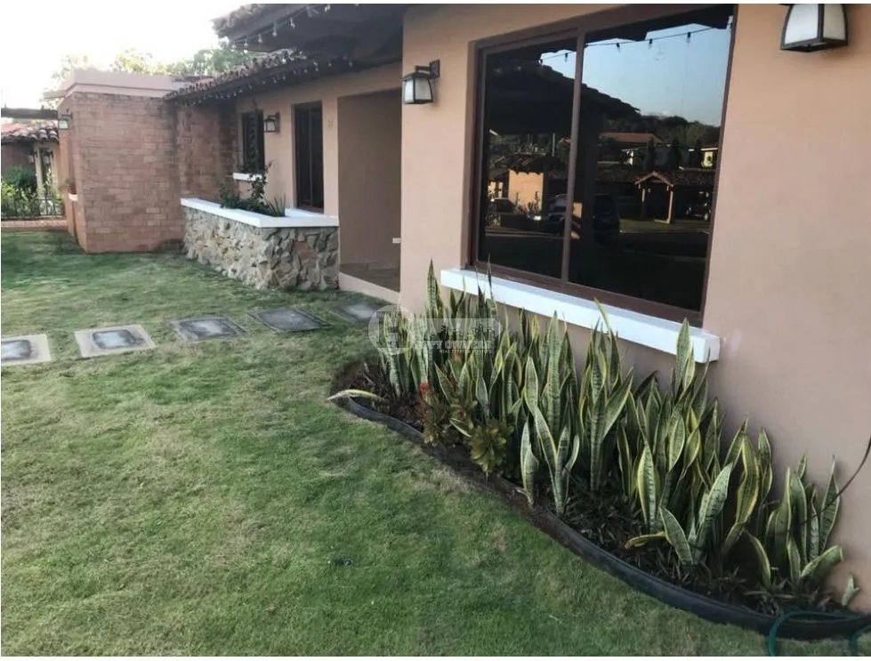 Venta de casa en residencial cubita, la arena de chitré