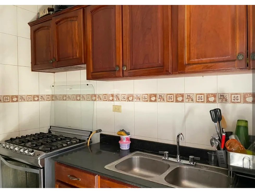 Venta/alquiler de casa en residencial villas del golf, chitré