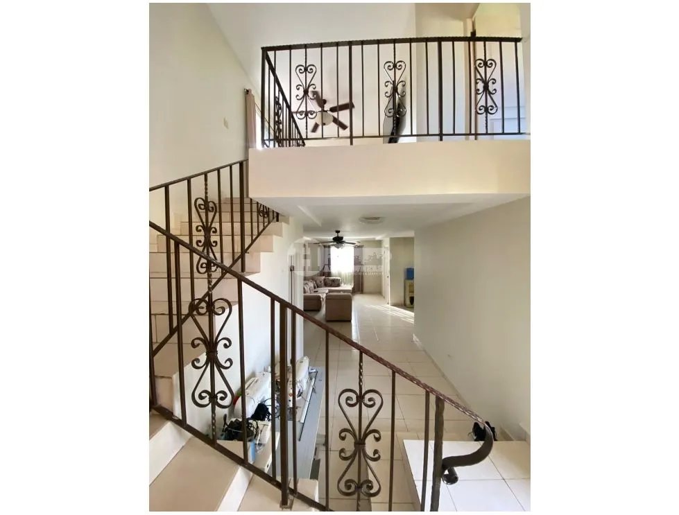 Venta de casa en villas del golf, chitré
