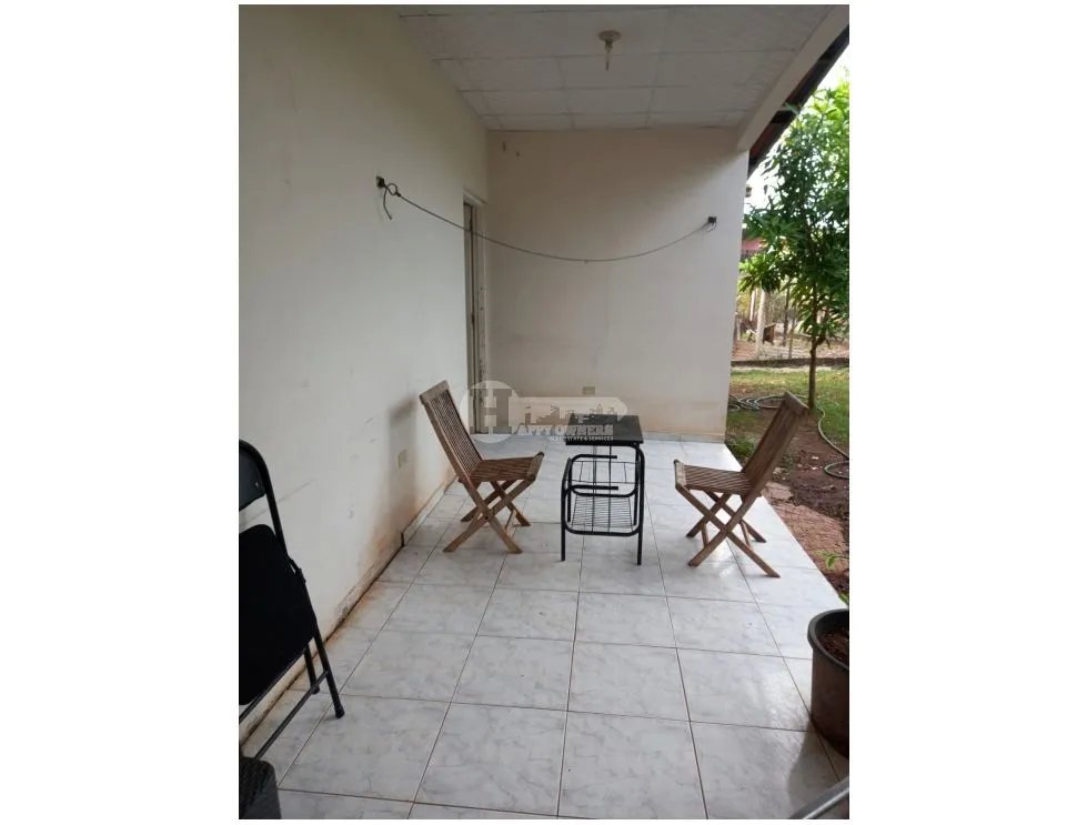 Se vende casa a pasos del super 99 de chitré herrera