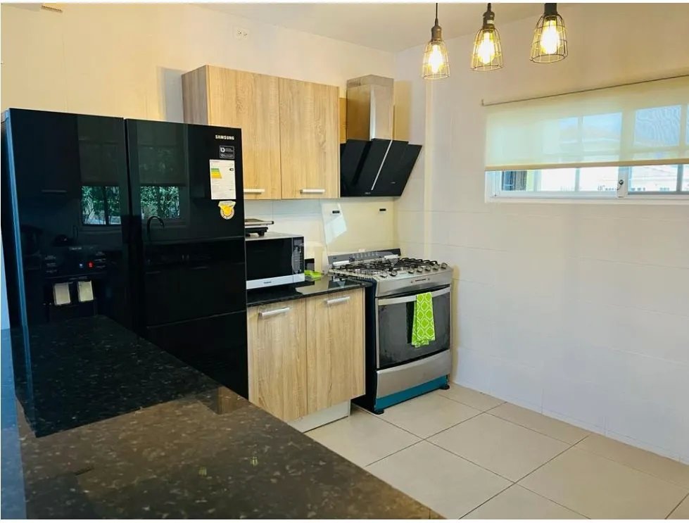 Venta de casa en villas del golf chitré