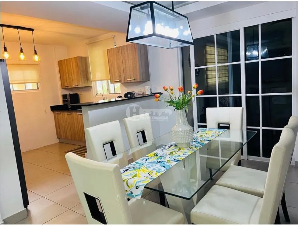 Venta de casa en villas del golf chitré