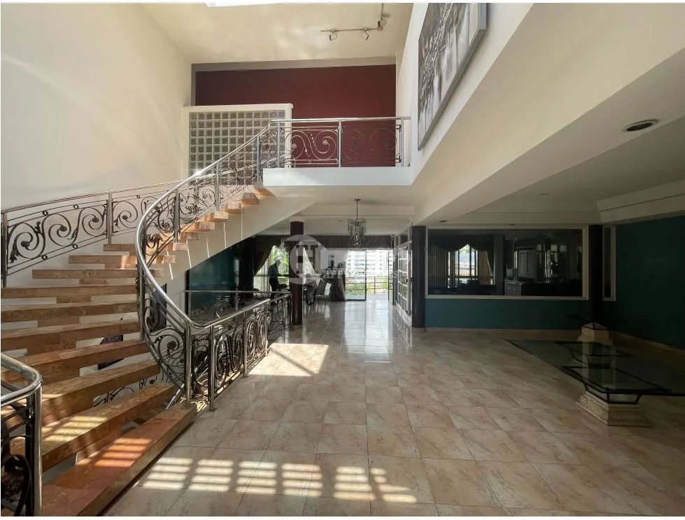 Venta de residencia unifamiliar de 3 niveles en dos mares