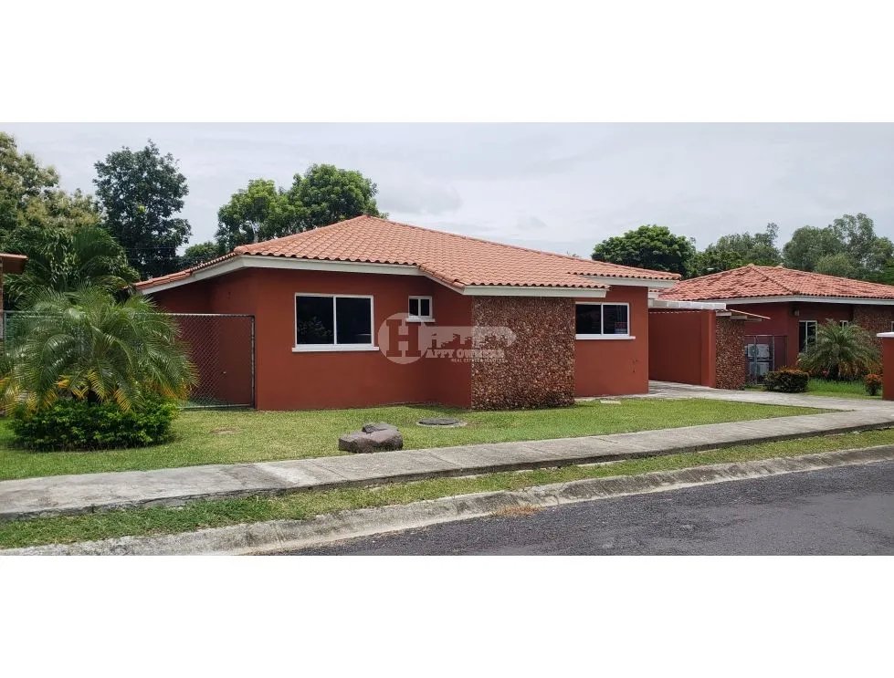 Venta de casa en villas de la colonia, chame