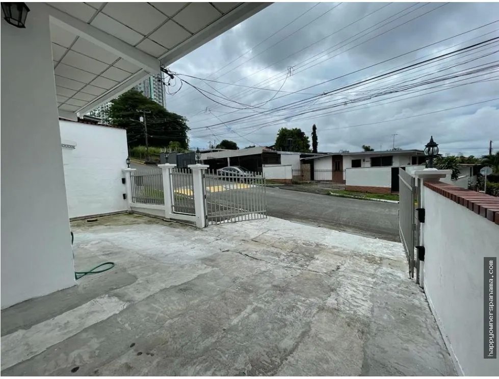 Venta de casa de en hato pintado, pueblo nuevo.
