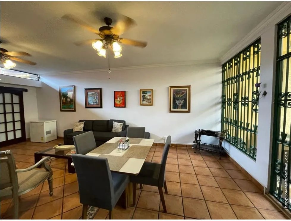 Venta de casa de en hato pintado, pueblo nuevo.