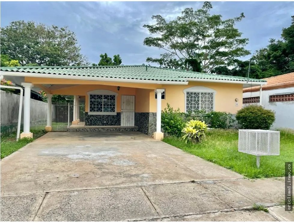 Venta de casa en brisas los guayacanes, chitré.