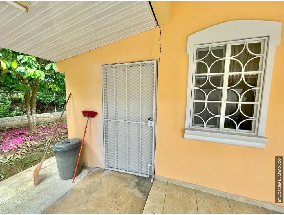 Venta de casa en brisas los guayacanes, chitré.