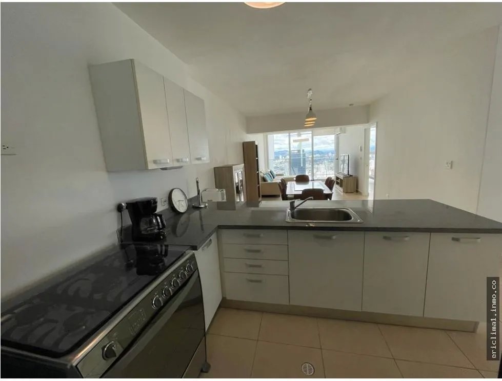 Venta apartamento en ph waters on the bay, avenida balboa.