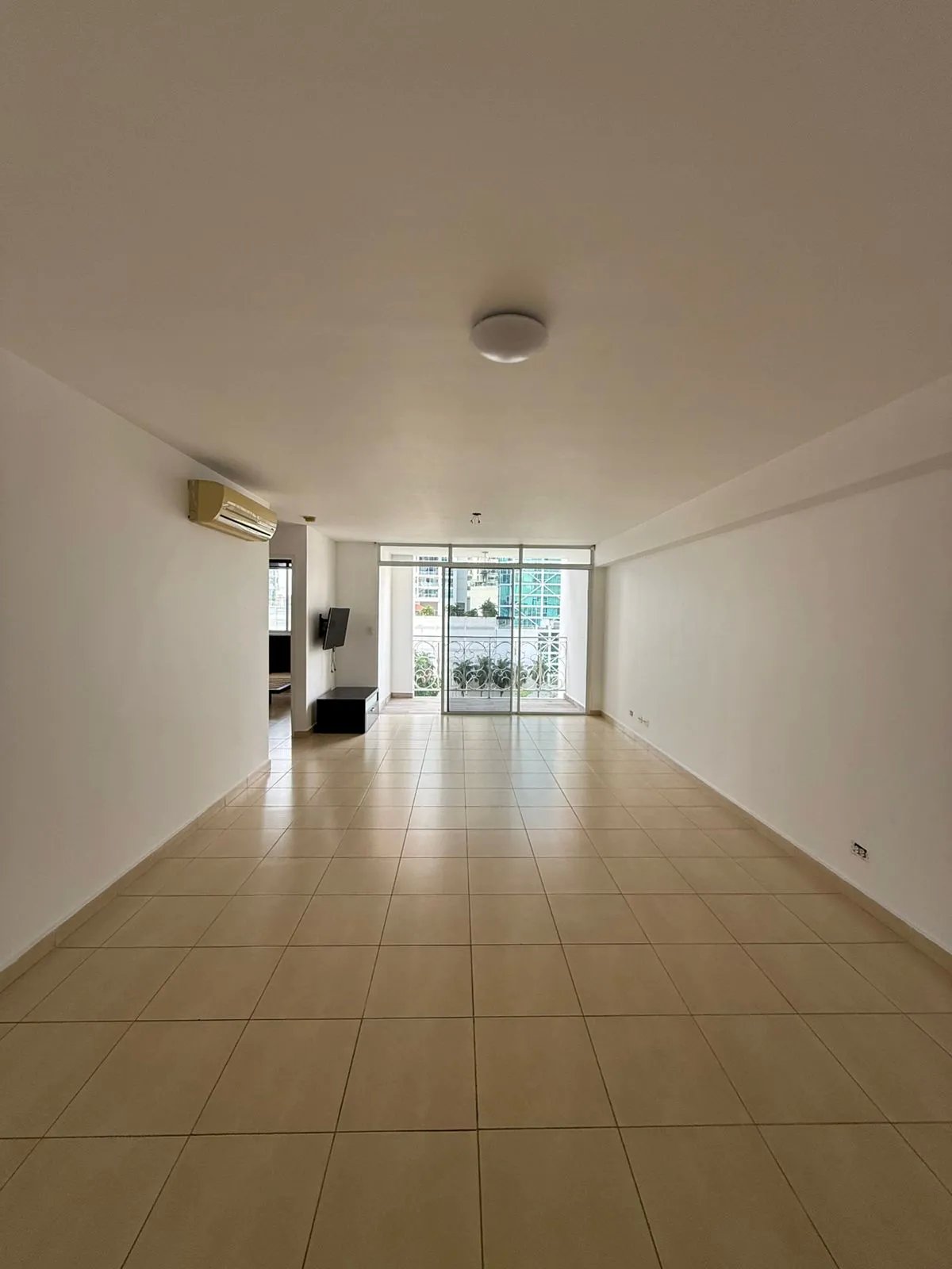Se vende apartamento en punta pacifica san francisco.