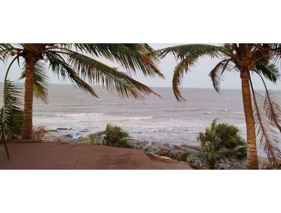 Venta de casa de playa en coco del mar, las tablas