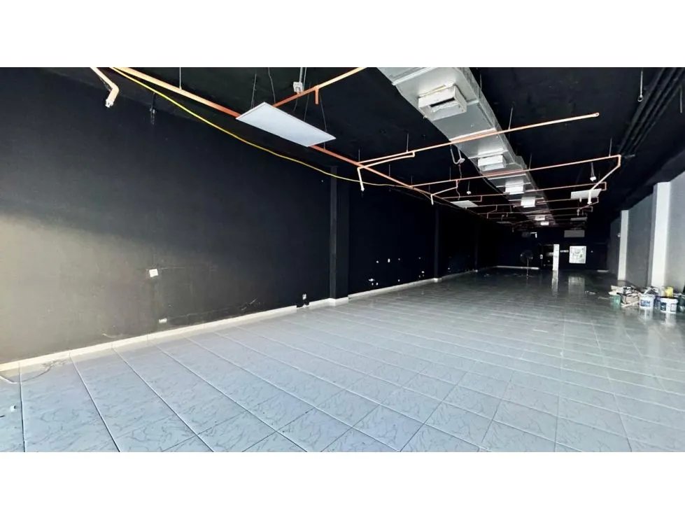 Se vende/alquila local comercial en plaza costa sur  324 m²