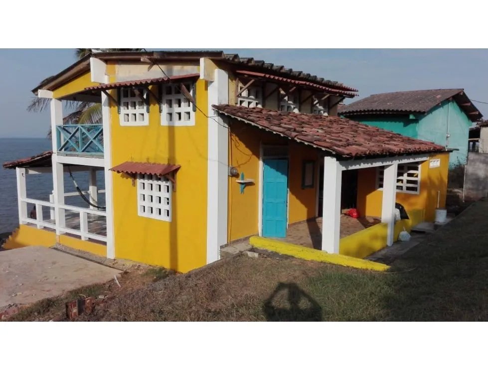 Alquiler casa frente al mar en playa el uverito  las tablas