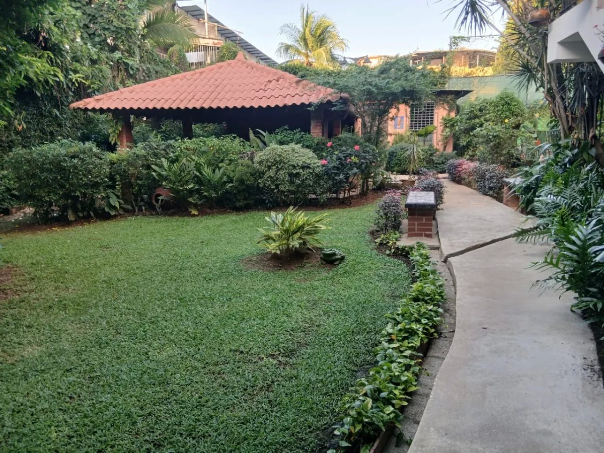 Casa comercial en venta cercana a vía transísmica.