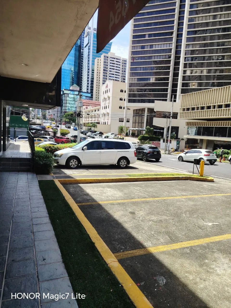 Alquiler de local en edificio central, av. samuel lewis