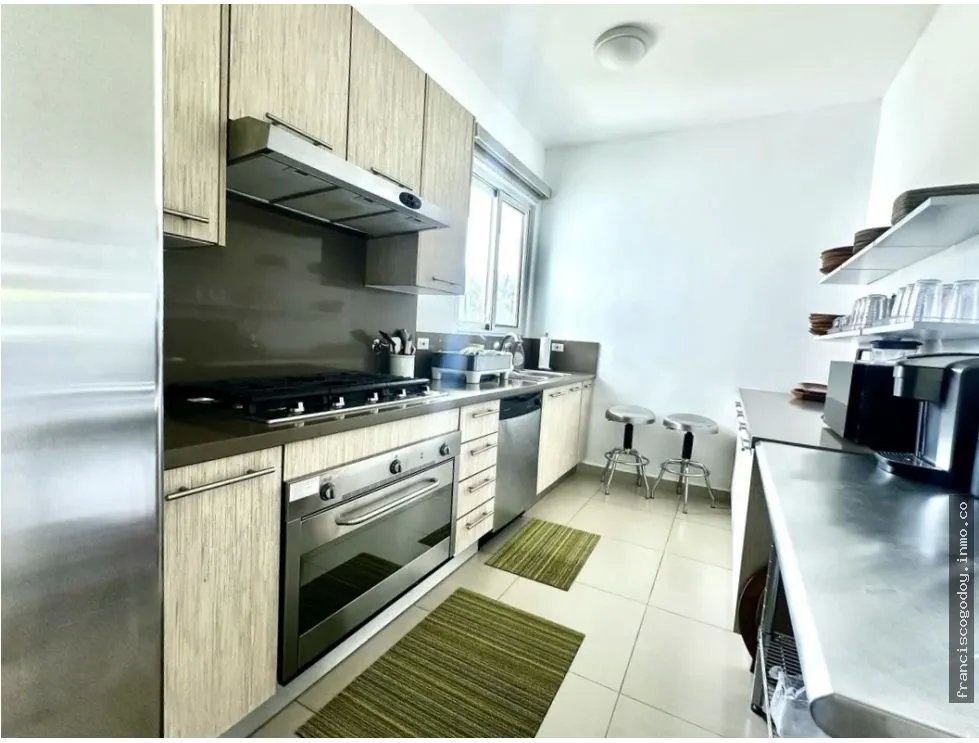 Venta de casa con piscina en cocoli