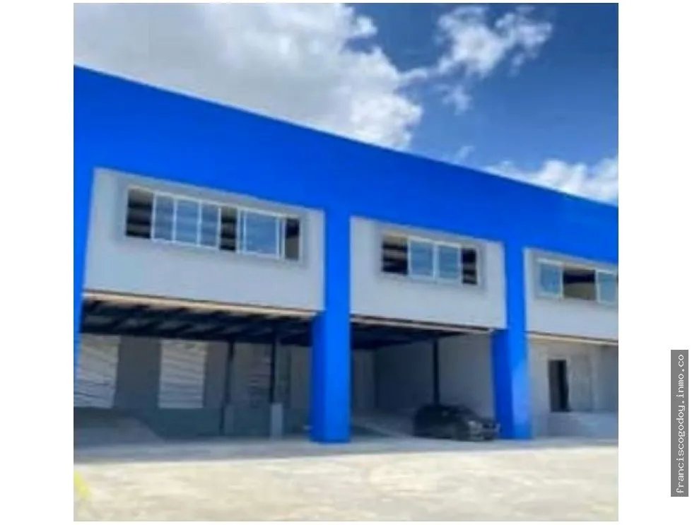 Bodega en venta en vía interamericana  24 de diciembre