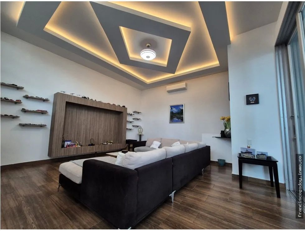 Venta de residencia en altos del golf