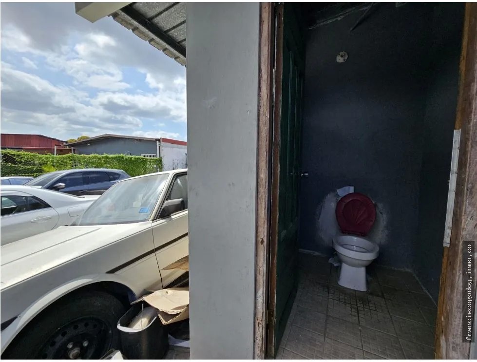 Amplia galera comercial en venta llano bonito