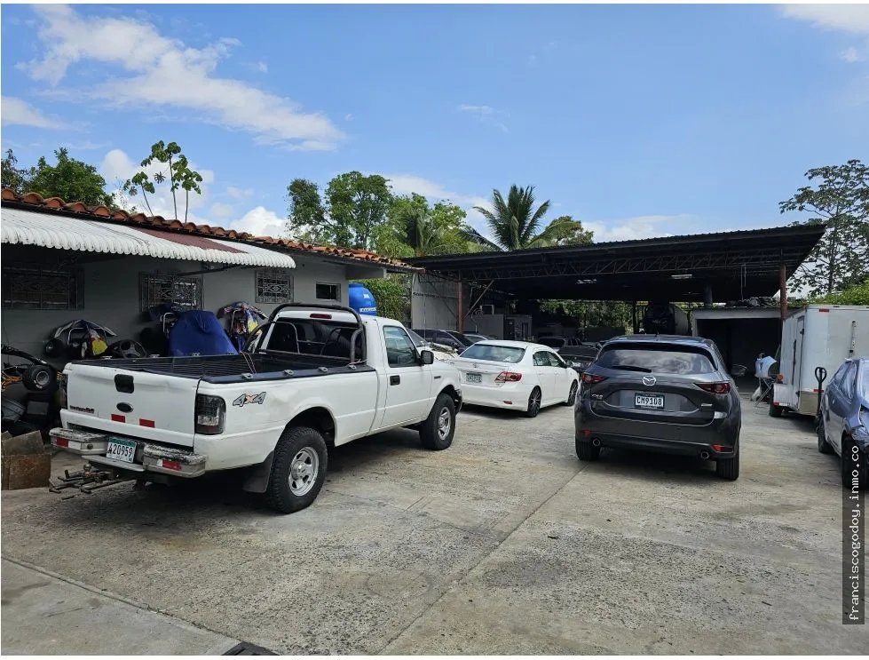 Amplia galera comercial en venta llano bonito