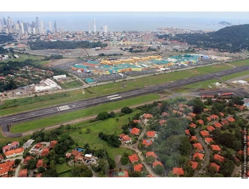 Se vende lote en albrook