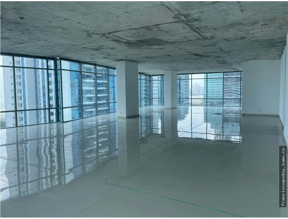 Alquiler de oficina en el edificio prime time tower, costa del este