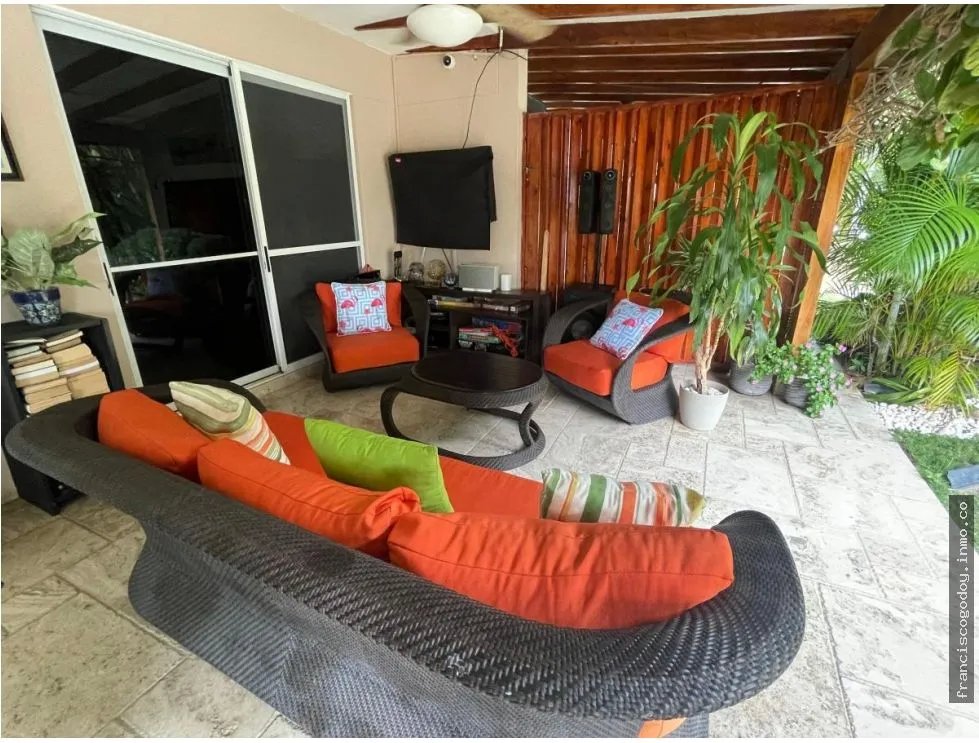 Casa en venta en villa decameron