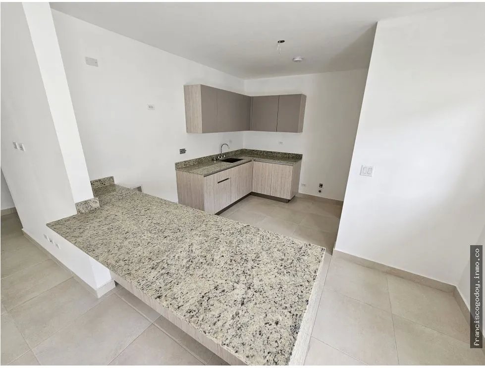 Venta de casa en villa sur - town home, costa sur