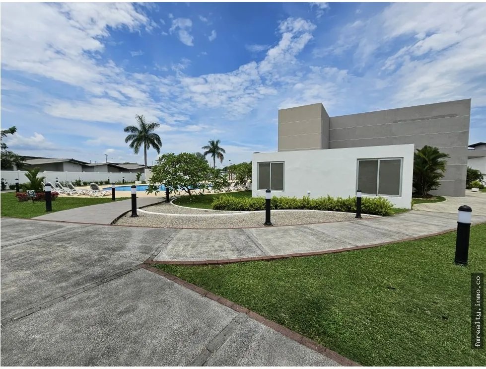 Venta de casa en villa sur, costa sur