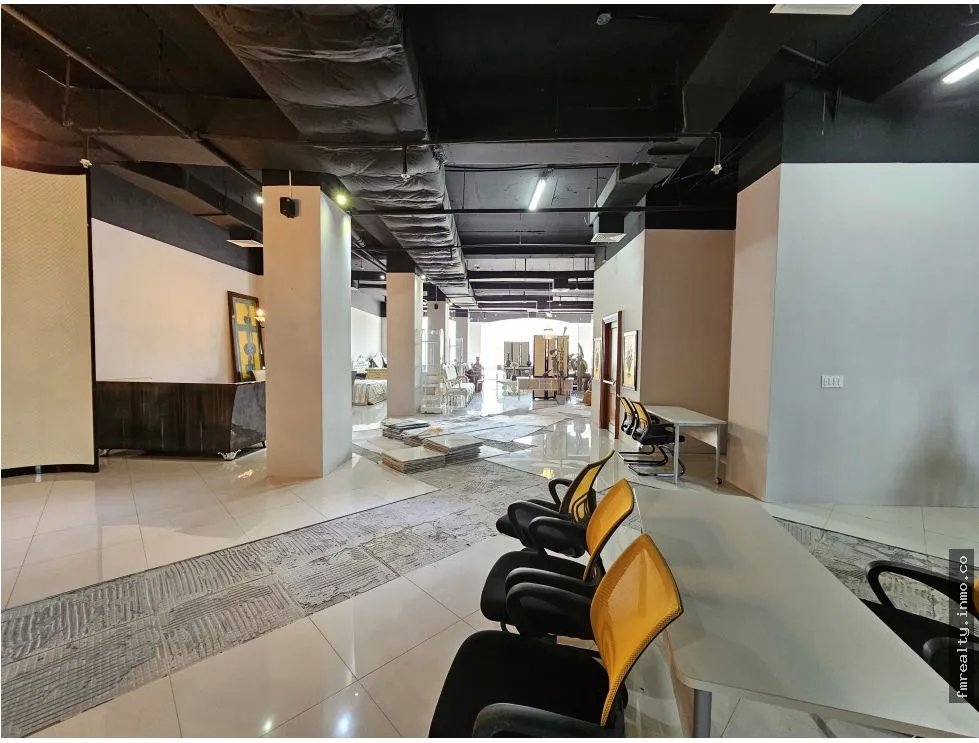 Venta de oficina en calle aquilino de la guardia
