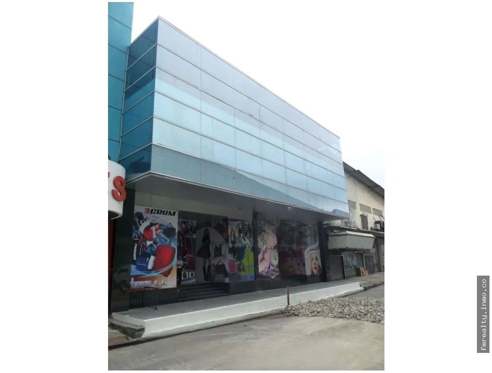 Venta de oficina showroom zona libre
