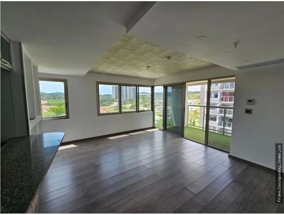 Se vende apartamento en ph woodlands, panamá pacífico