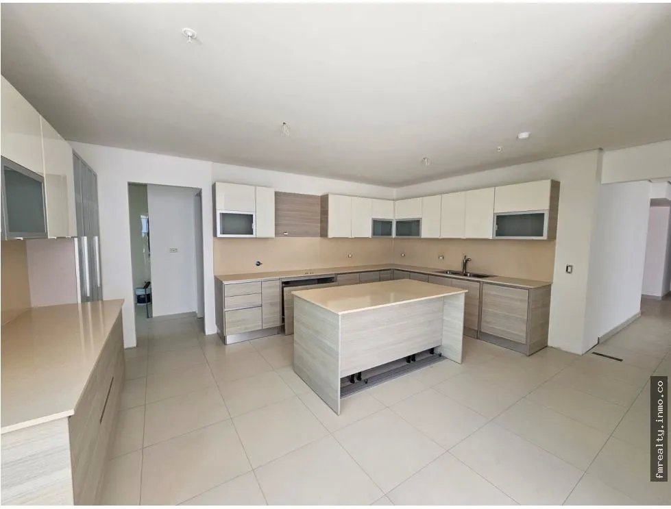 Venta de apartamento en costa del este