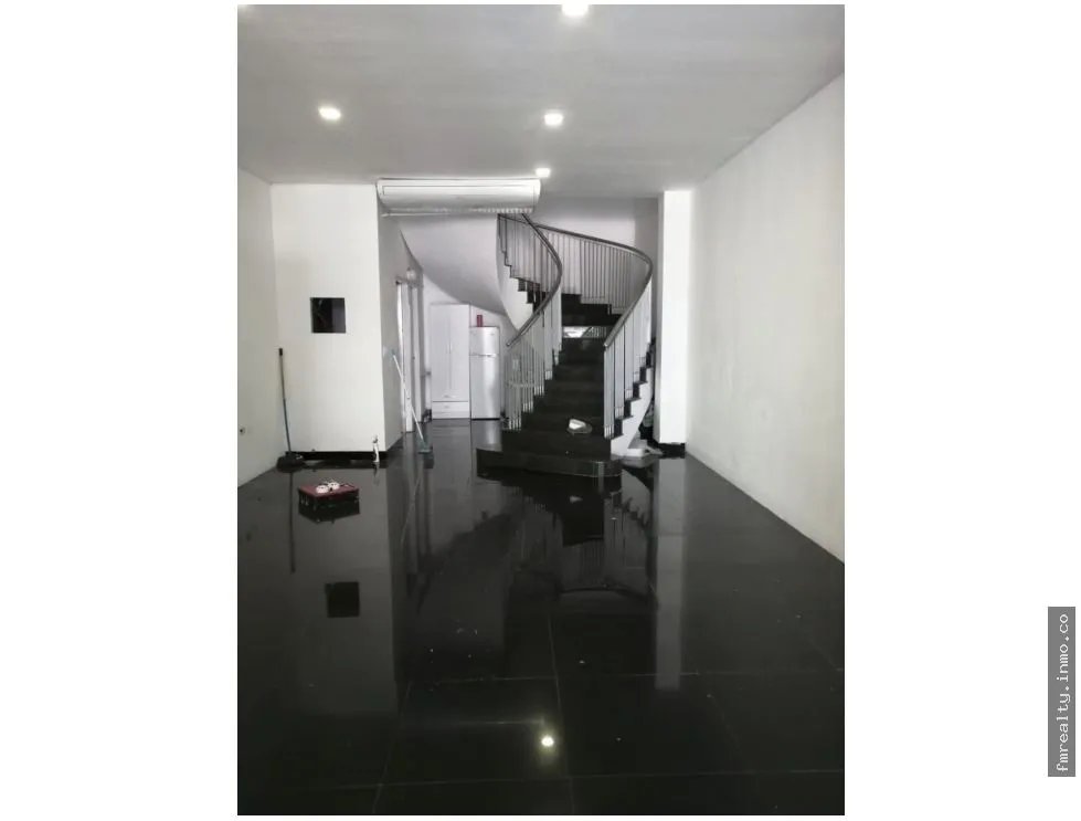 Se alquila de local comercial en obarrio