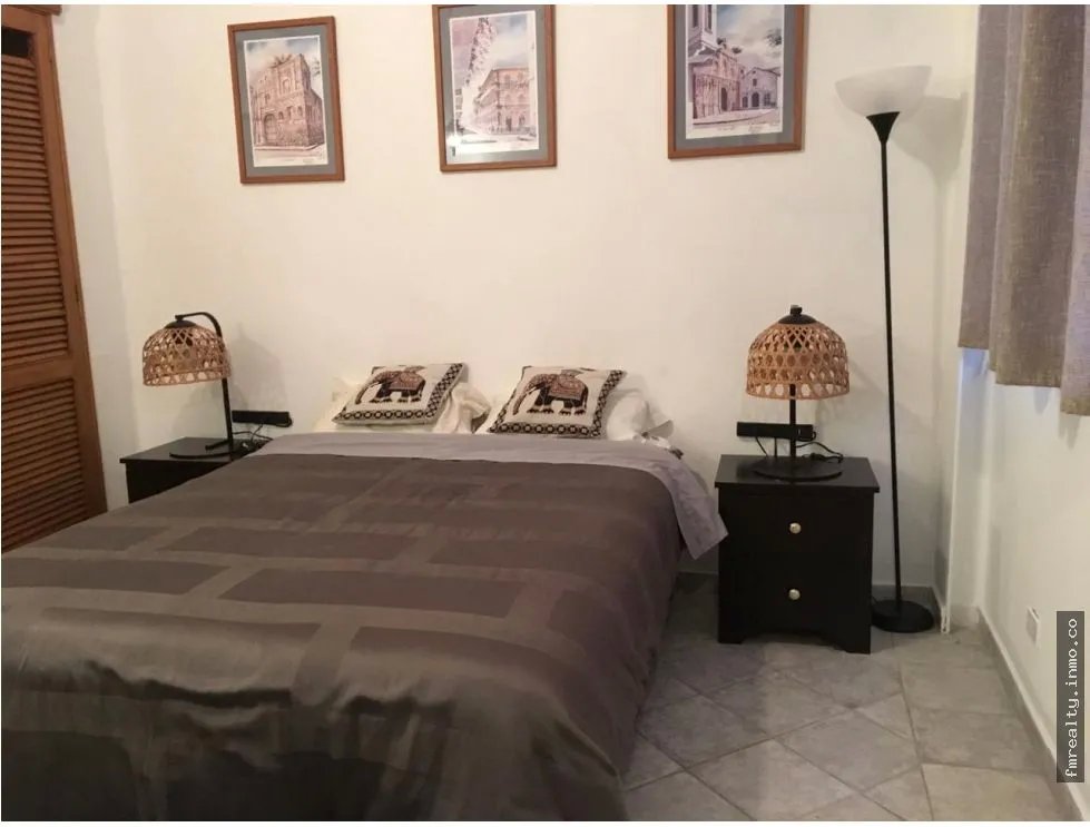 Se alquila apartamento en casco viejo fg