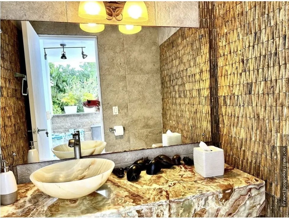 Venta de villa con piscina y vista al mar - bijao