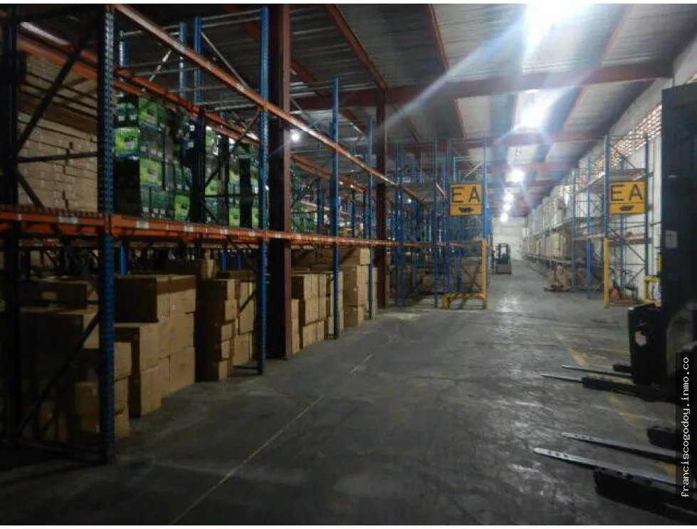 Bodega en venta en la zona libre de colón