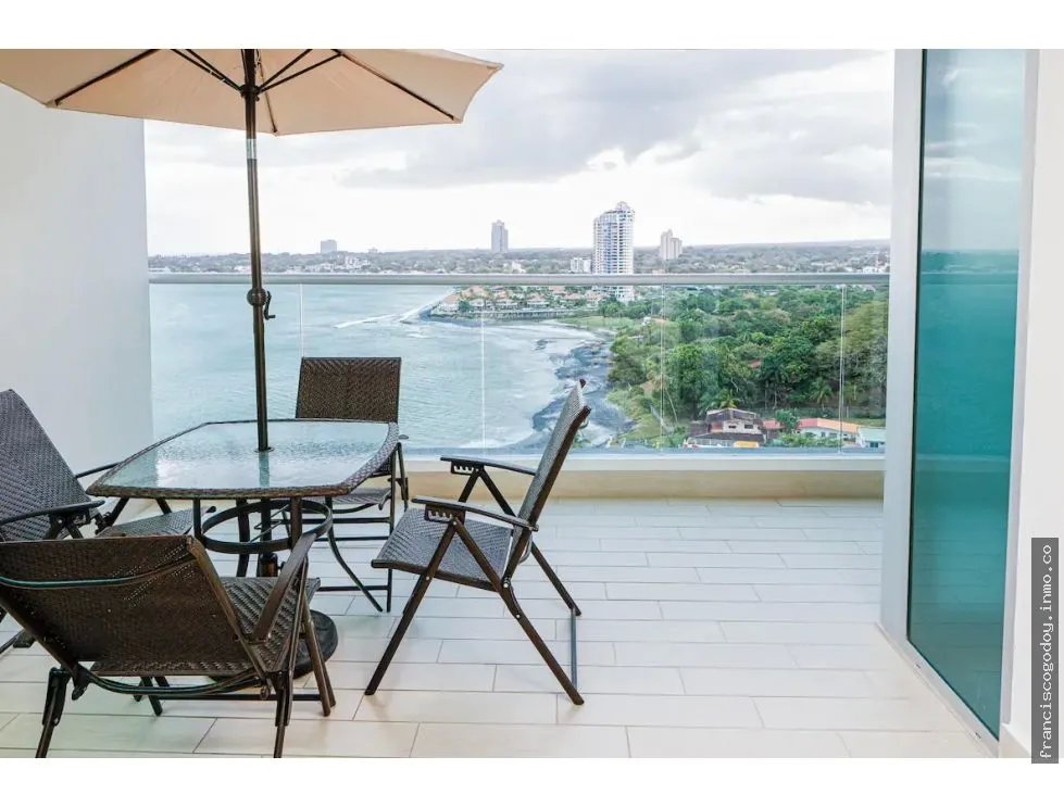 Venta de apartamento en playa serena